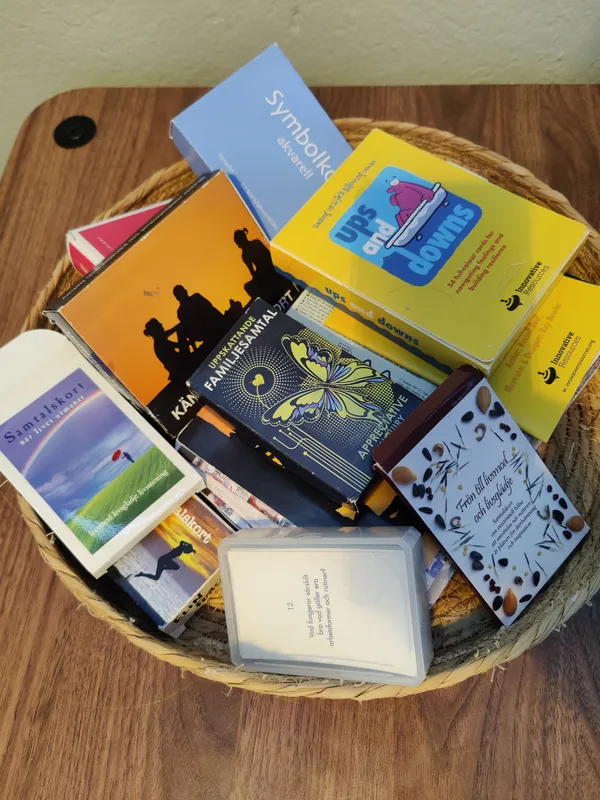 Kort och kreativt reflektionsmaterial för samtal och handledning